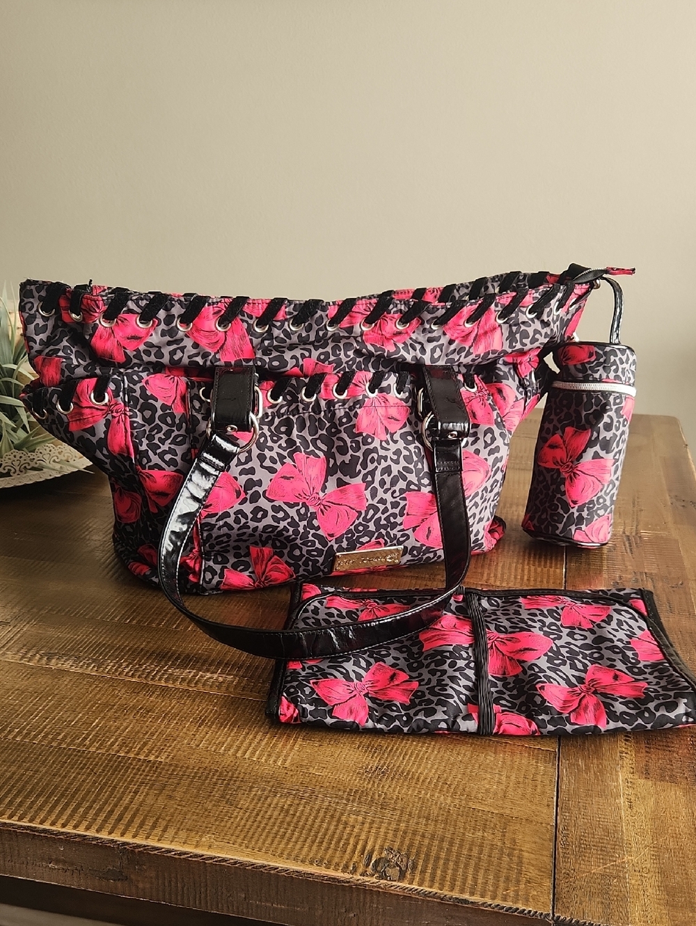 BETSEY JOHNSON Bow And Cheetah Print Baby Travel Bag